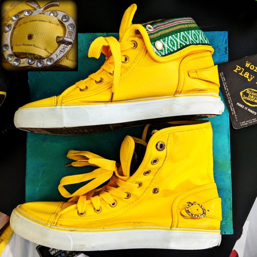 Hi-Top Applebottom Shoes
